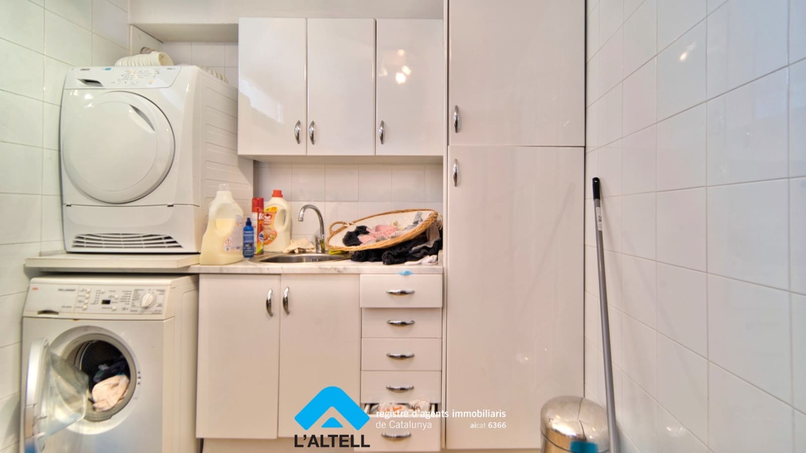 4 makuuhuone Huvila myytävänä paikassa L'Ametlla del Valles mukana uima-altaan 
autotalli - 599 000 € (Ref: 9804839)