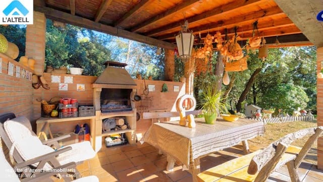 4 bedroom Villa for sale in L'Ametlla del Vallès with pool garage - € 760,000 (Ref: 9819624)