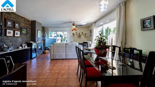 4 bedroom Villa for sale in L'Ametlla del Vallès with pool garage - € 760,000 (Ref: 9819624)