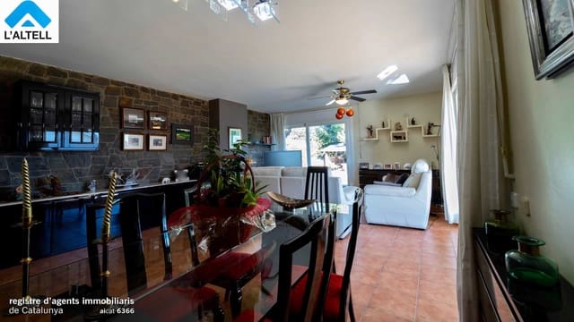 4 bedroom Villa for sale in L'Ametlla del Vallès with pool garage - € 760,000 (Ref: 9819624)