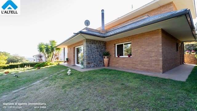 4 bedroom Villa for sale in L'Ametlla del Vallès with pool garage - € 760,000 (Ref: 9819624)