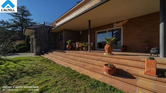 4 bedroom Villa for sale in L'Ametlla del Vallès with pool garage - € 760,000 (Ref: 9819624)