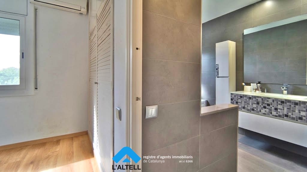 3 bedroom Villa for sale in L'Ametlla del Valles with pool - € 550,000 (Ref: 9821178)