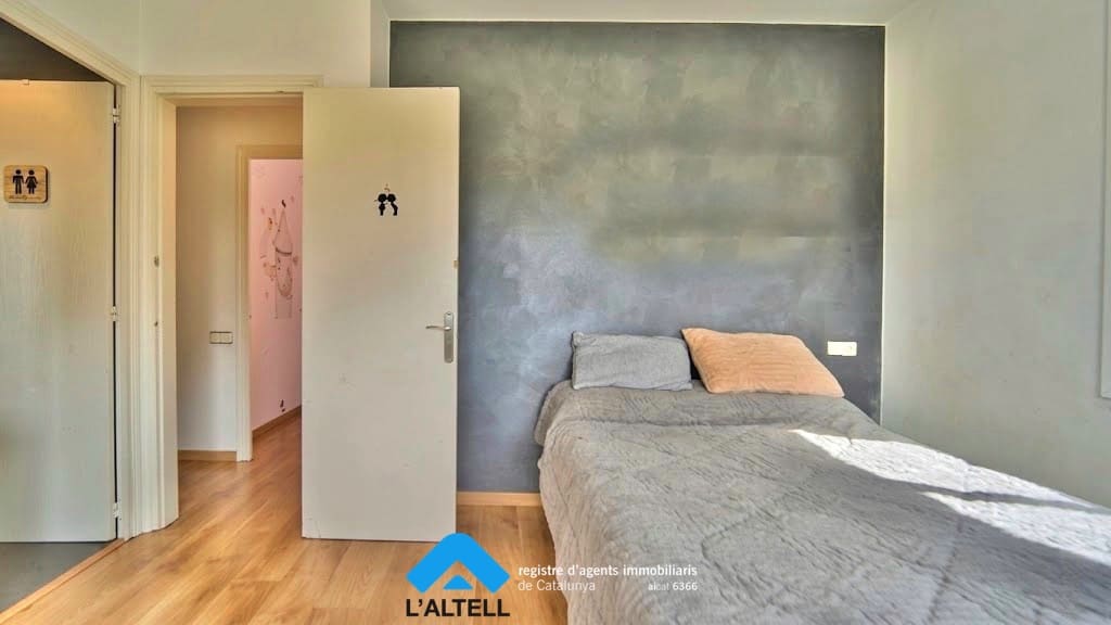 3 bedroom Villa for sale in L'Ametlla del Valles with pool - € 550,000 (Ref: 9821178)