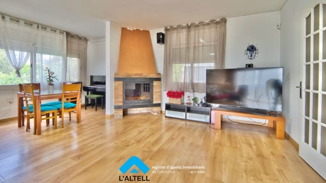 3 bedroom Villa for sale in L'Ametlla del Vallès with pool - € 550,000 (Ref: 9821178)