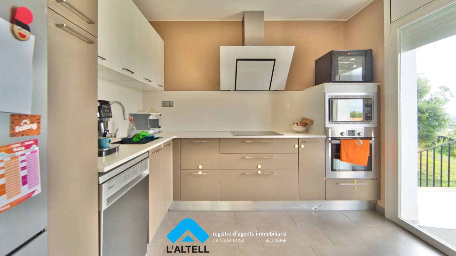 3 bedroom Villa for sale in L'Ametlla del Valles with pool - € 550,000 (Ref: 9821178)