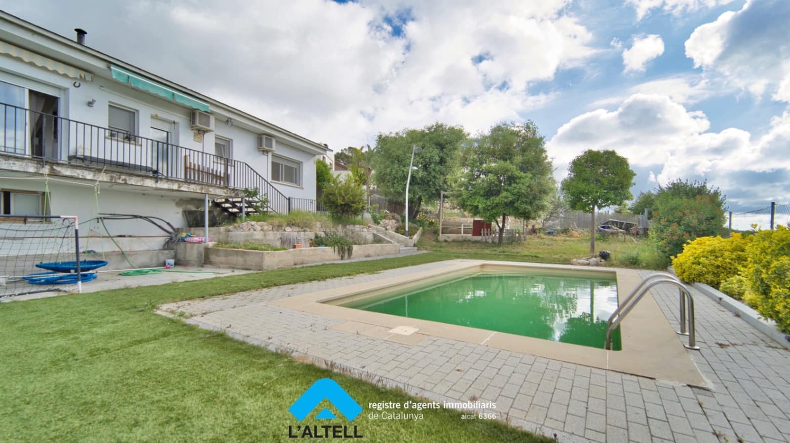 3 bedroom Villa for sale in L'Ametlla del Valles with pool - € 550,000 (Ref: 9821178)