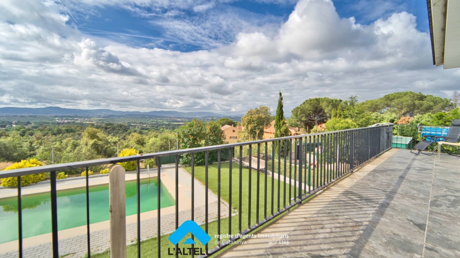 3 bedroom Villa for sale in L'Ametlla del Valles with pool - € 550,000 (Ref: 9821178)