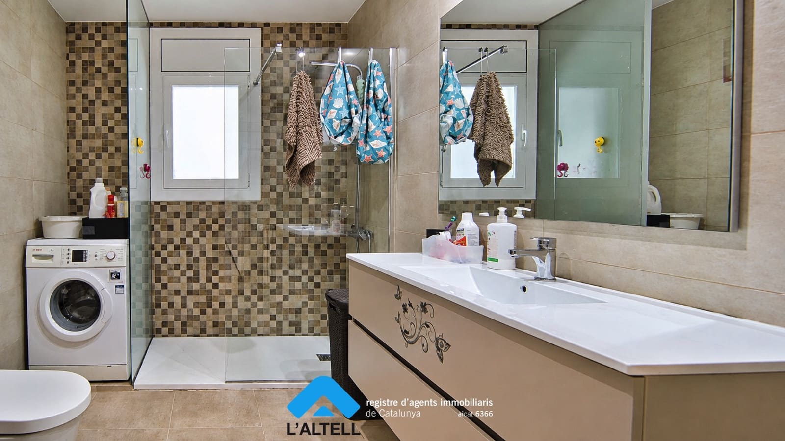 3 bedroom Villa for sale in L'Ametlla del Valles with pool - € 550,000 (Ref: 9821178)