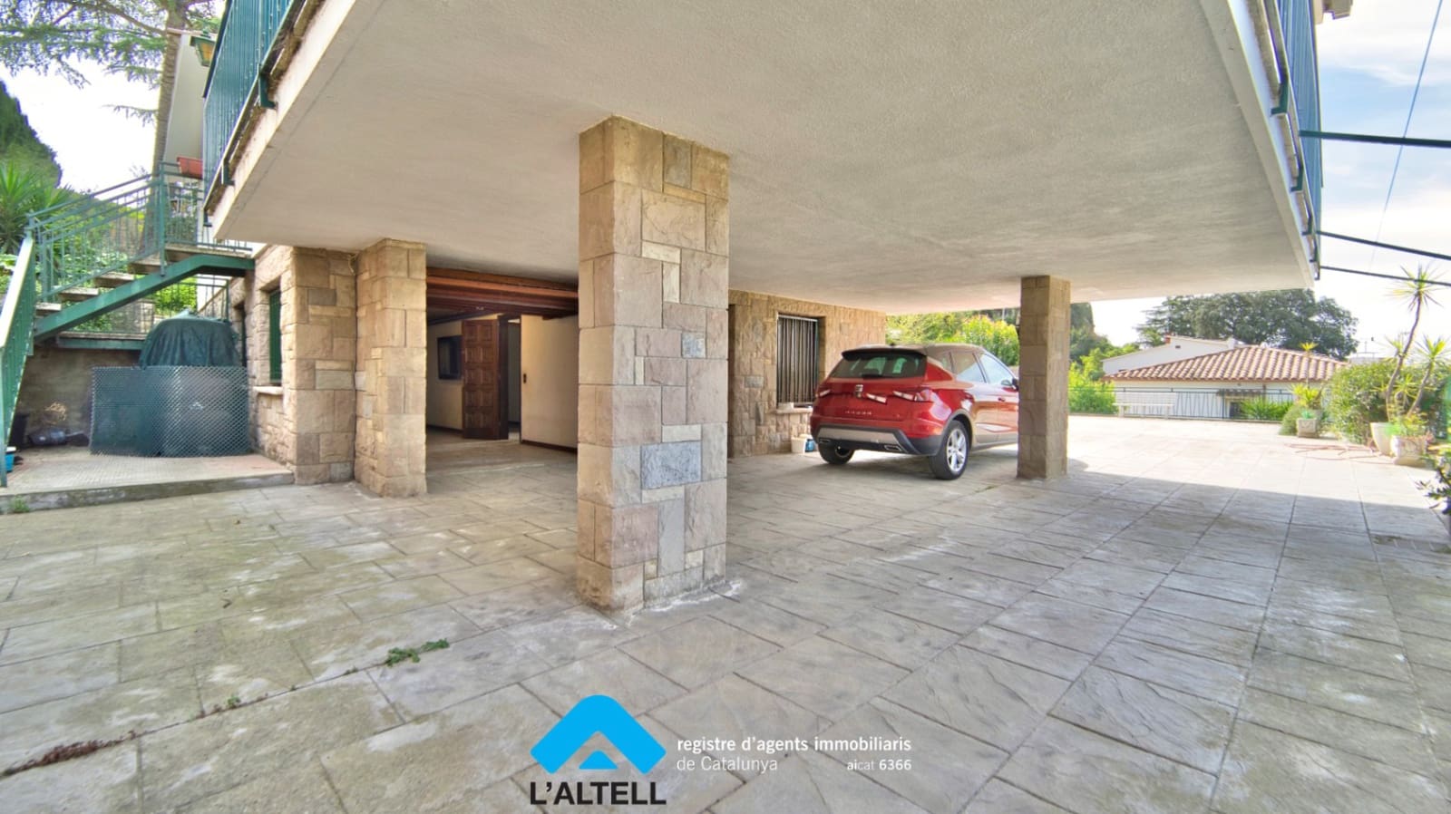 4 bedroom Villa for sale in La Garriga with pool garage - € 750,000 (Ref: 9858275)