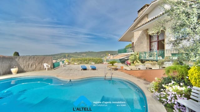 4 soverom Villa til salgs i La Garriga med svømmebasseng garasje - € 750 000 (Ref: 9858275)