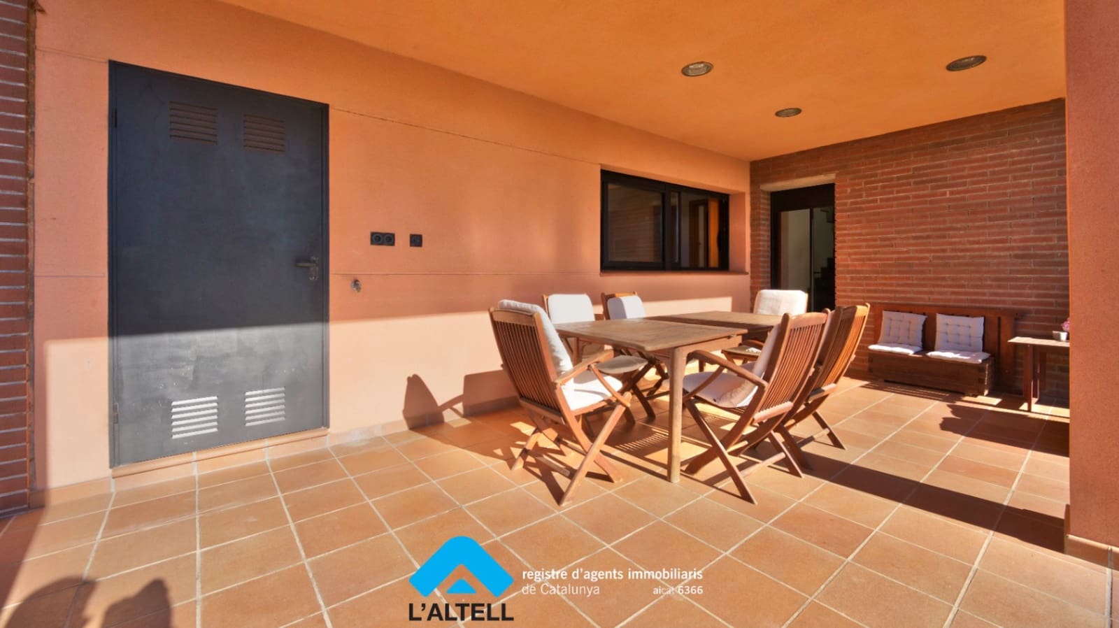 3 bedroom Villa for sale in L'Ametlla del Valles with pool garage - € 475,000 (Ref: 9883692)