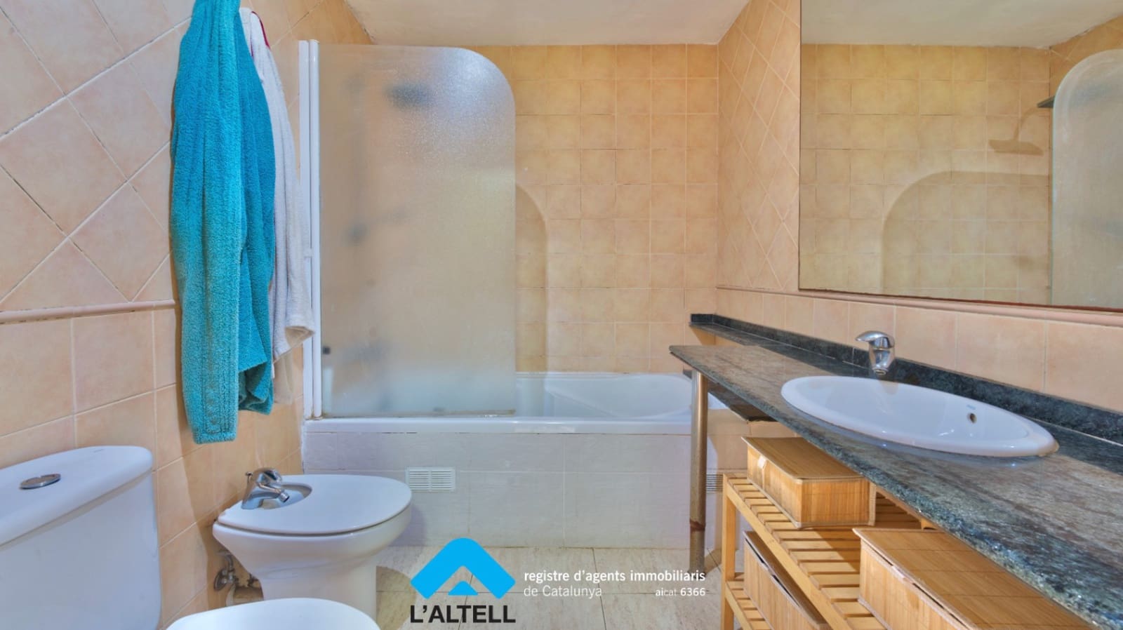 3 bedroom Villa for sale in L'Ametlla del Valles with pool garage - € 475,000 (Ref: 9883692)
