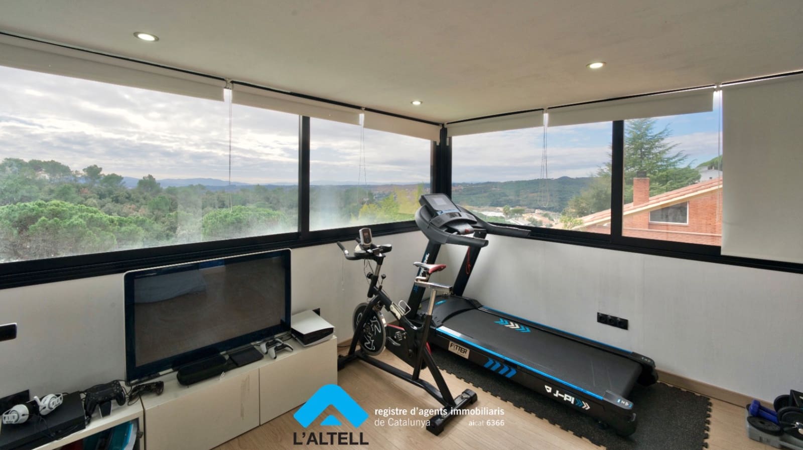 3 bedroom Villa for sale in L'Ametlla del Valles with pool garage - € 475,000 (Ref: 9883692)