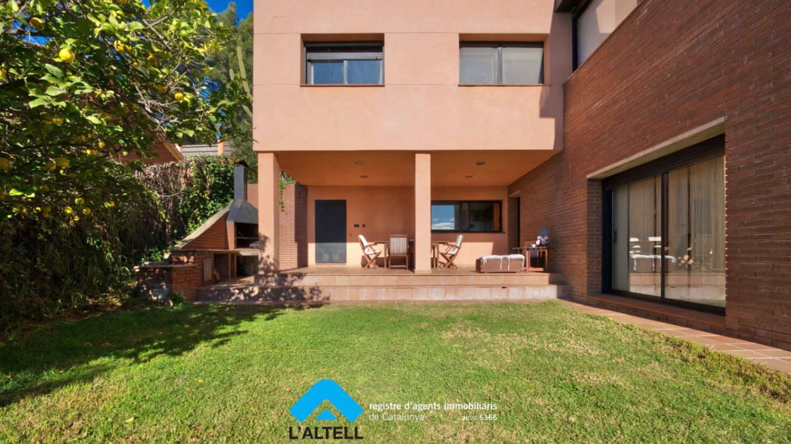 3 bedroom Villa for sale in L'Ametlla del Valles with pool garage - € 475,000 (Ref: 9883692)