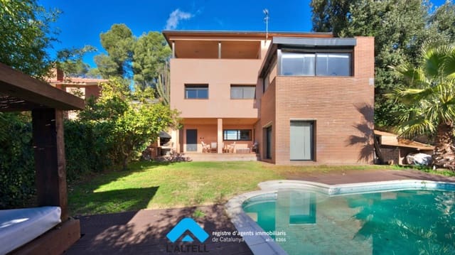 3 soverom Villa til salgs i L'Ametlla del Vallès med svømmebasseng garasje - € 475 000 (Ref: 9883692)