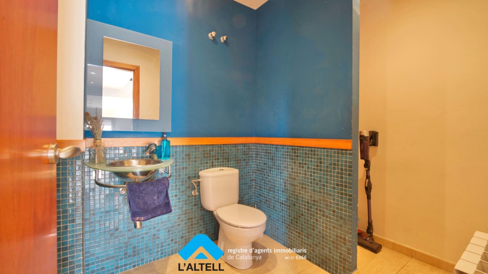 3 bedroom Villa for sale in L'Ametlla del Valles with pool garage - € 475,000 (Ref: 9883692)