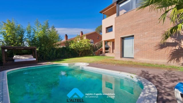 3 soverom Villa til salgs i L'Ametlla del Vallès med svømmebasseng garasje - € 475 000 (Ref: 9883692)
