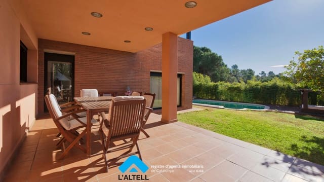 3 soverom Villa til salgs i L'Ametlla del Vallès med svømmebasseng garasje - € 475 000 (Ref: 9883692)
