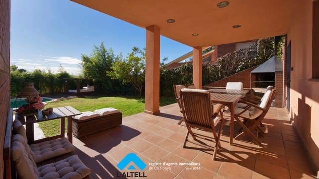 3 soverom Villa til salgs i L'Ametlla del Vallès med svømmebasseng garasje - € 475 000 (Ref: 9883692)