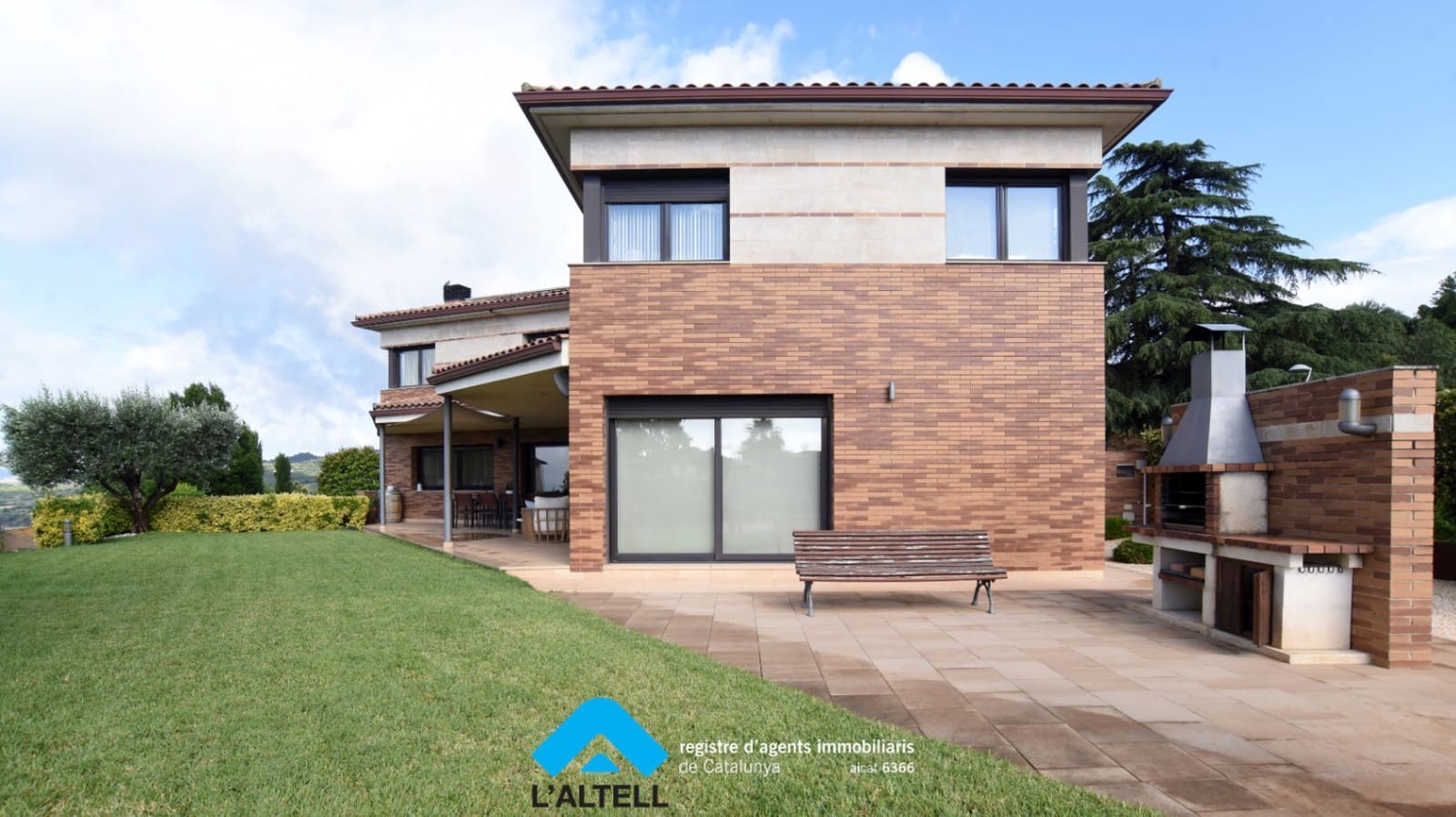 4 bedroom Villa for sale in La Garriga with pool garage - € 1,495,000 (Ref: 9892698)