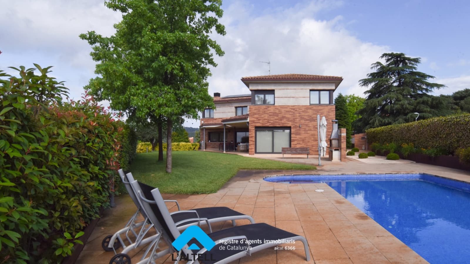 4 bedroom Villa for sale in La Garriga with pool garage - € 1,495,000 (Ref: 9892698)
