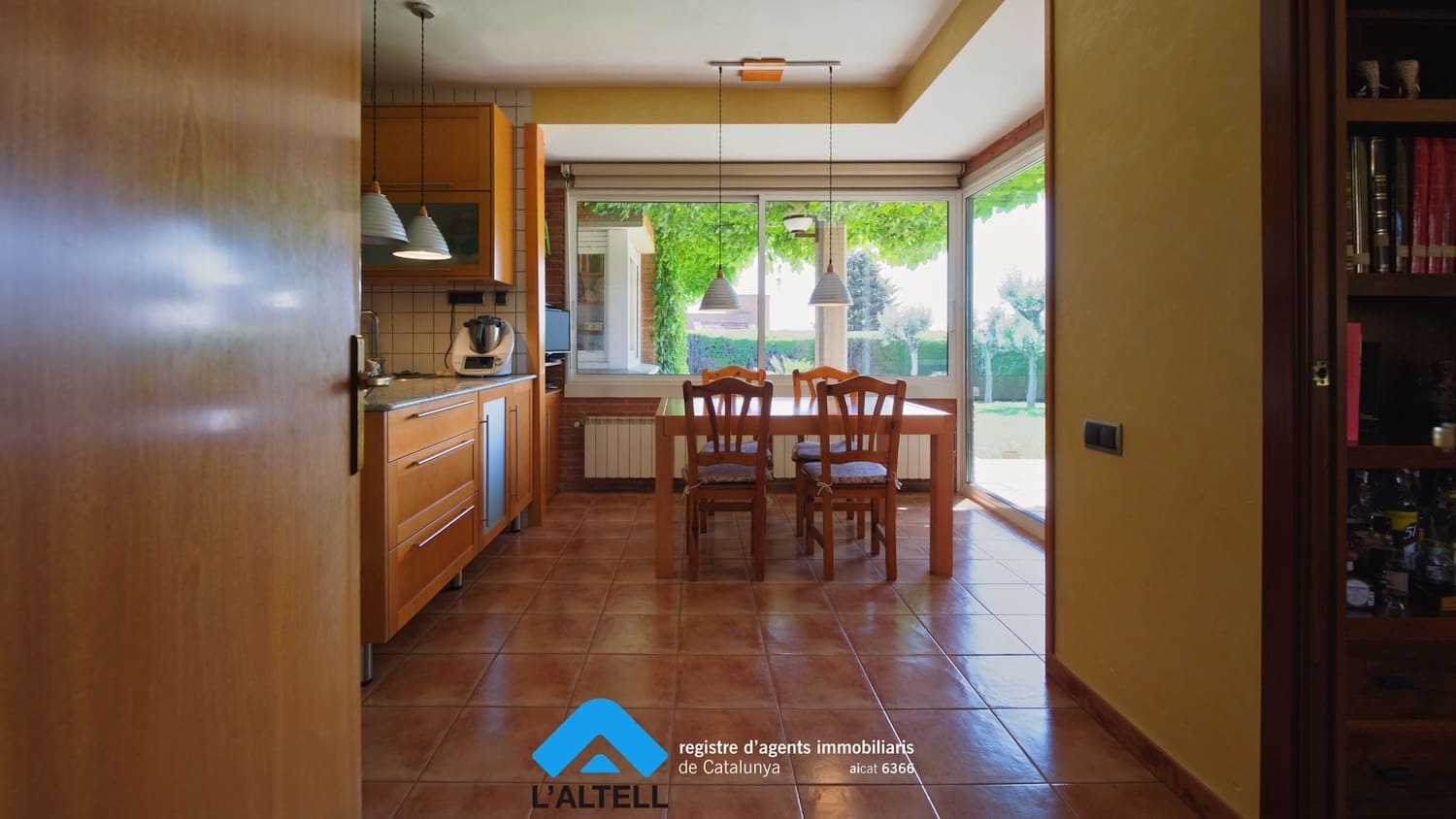 6 bedroom Villa for sale in Canovelles with pool garage - € 980,000 (Ref: 9892699)