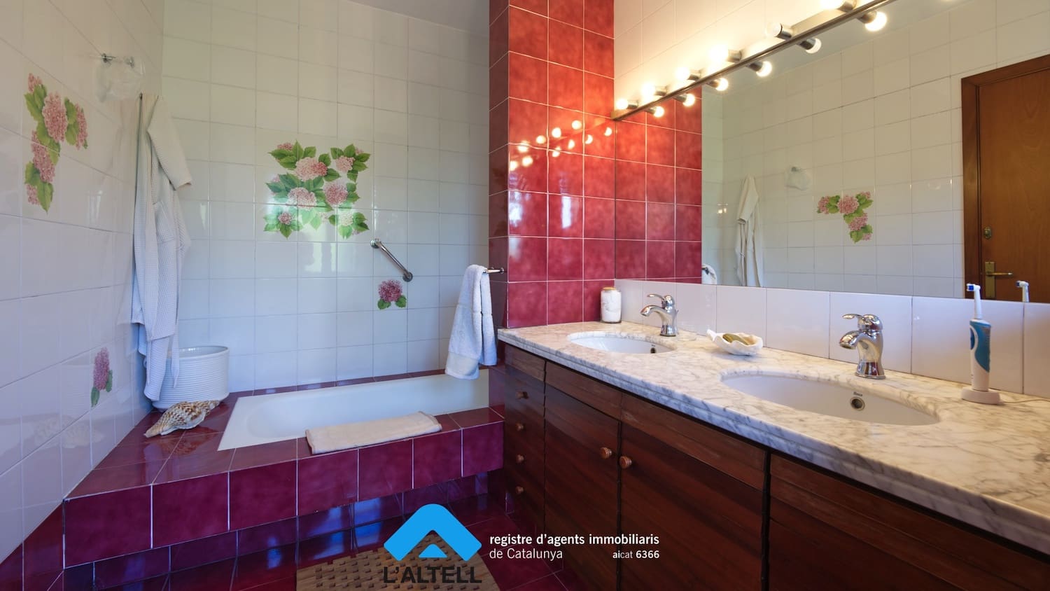 6 bedroom Villa for sale in Canovelles with pool garage - € 980,000 (Ref: 9892699)