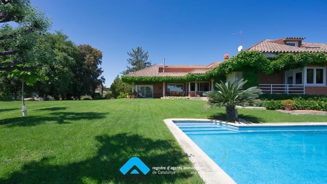 6 bedroom Villa for sale in Canovelles with pool garage - € 980,000 (Ref: 9892699)