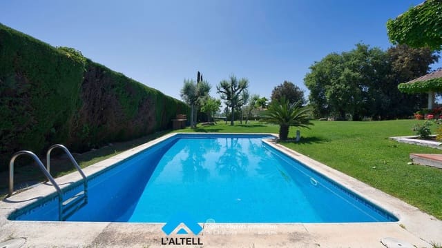6 bedroom Villa for sale in Canovelles with pool garage - € 980,000 (Ref: 9892699)