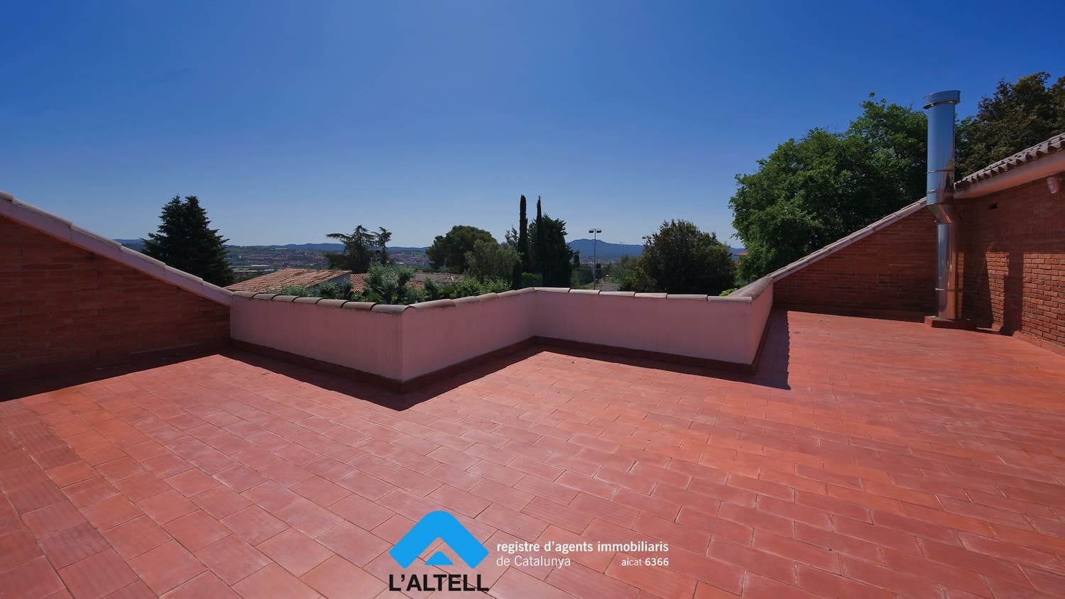 6 bedroom Villa for sale in Canovelles with pool garage - € 980,000 (Ref: 9892699)
