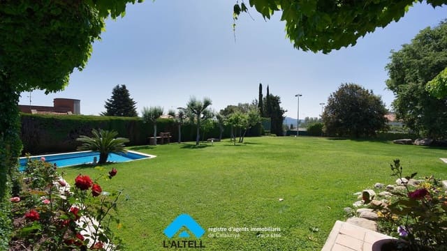 6 bedroom Villa for sale in Canovelles with pool garage - € 980,000 (Ref: 9892699)