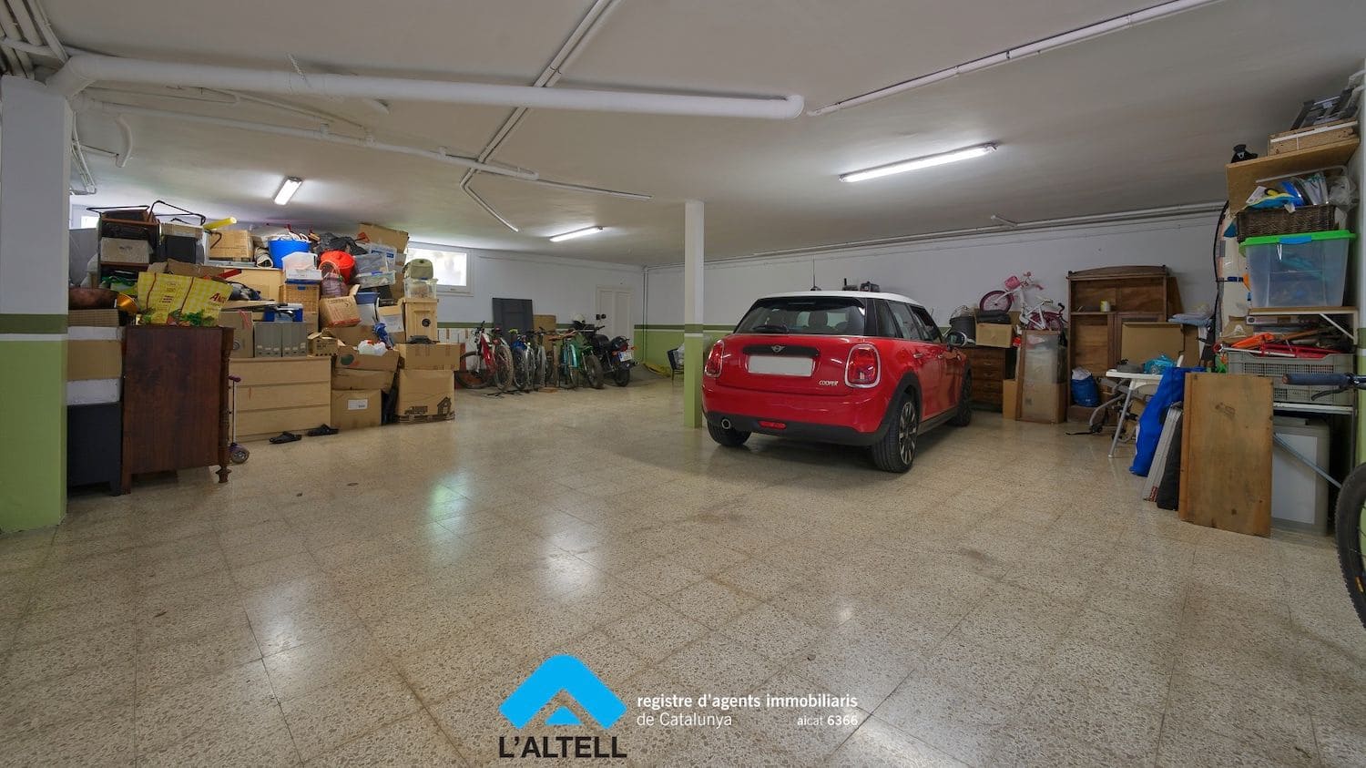 6 bedroom Villa for sale in Canovelles with pool garage - € 980,000 (Ref: 9892699)