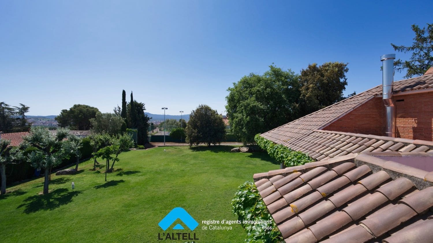 6 bedroom Villa for sale in Canovelles with pool garage - € 980,000 (Ref: 9892699)