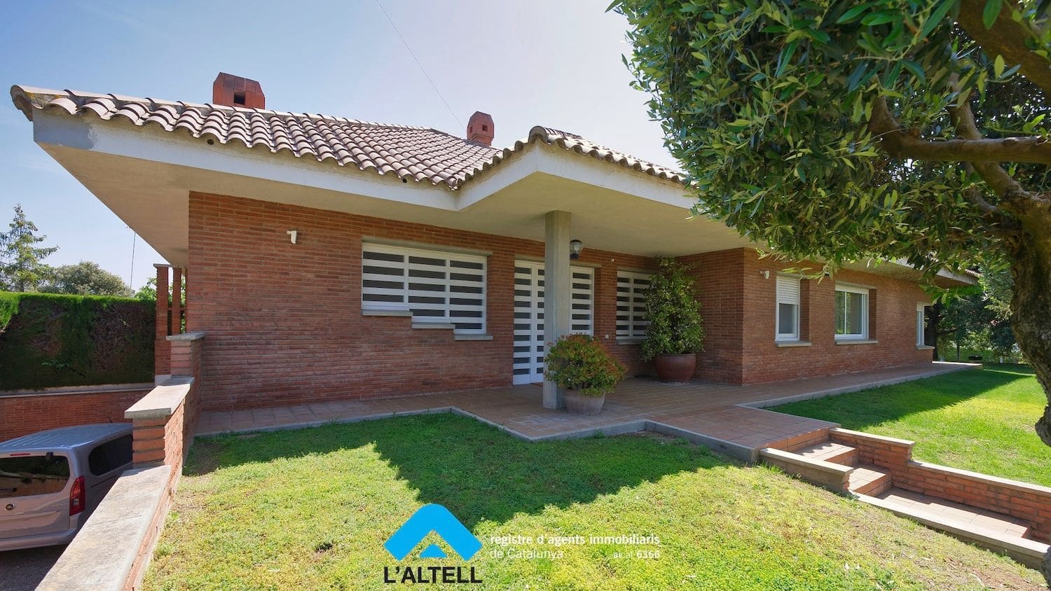6 bedroom Villa for sale in Canovelles with pool garage - € 980,000 (Ref: 9892699)