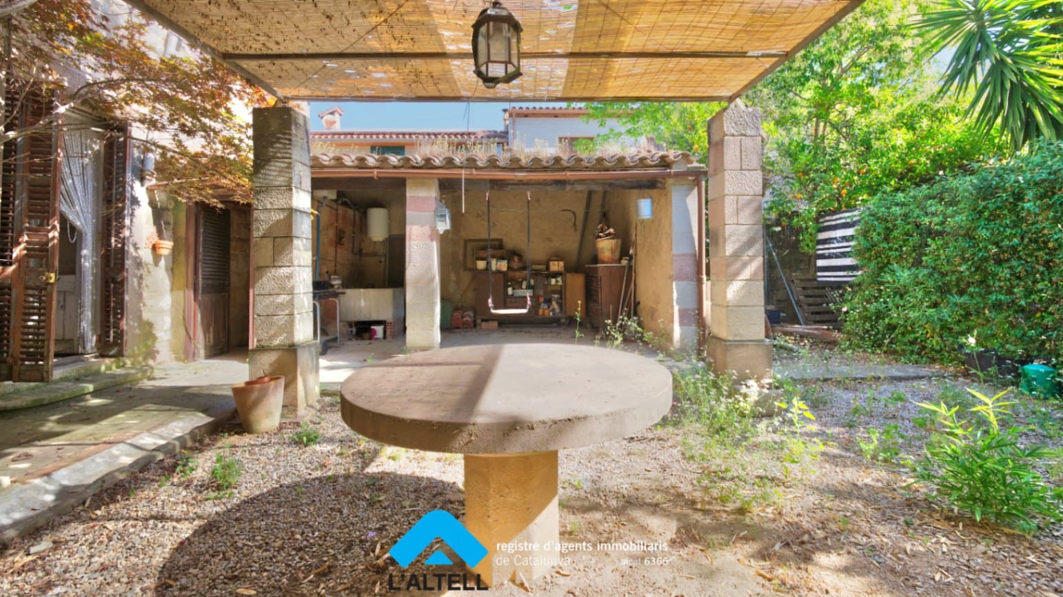 3 bedroom Townhouse for sale in L'Ametlla del Valles - € 498,000 (Ref: 9921092)