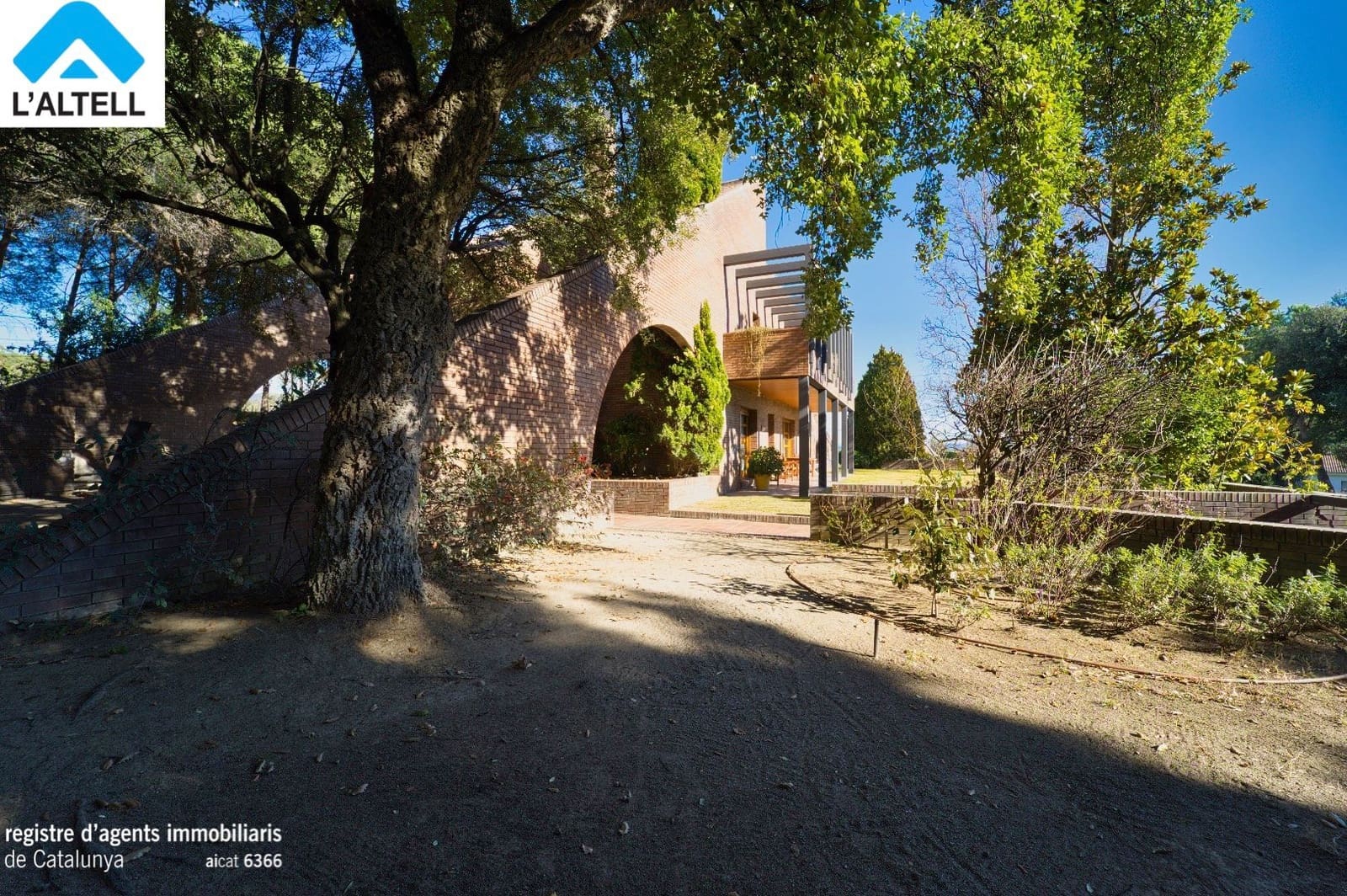 4 slaapkamer Villa te koop in L'Ametlla del Valles met zwembad garage - € 1.047.000 (Ref: 9964522)