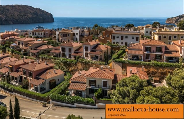 5 soveværelse Byhus til salg i Es Camp De Mar / El Camp De Mar, Andratx med swimmingpool garage - € 985.000 (Ref: 9161804)