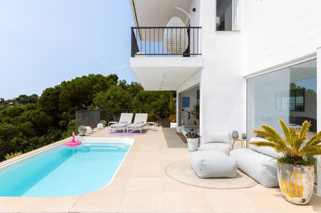 4 chambre Maison de Ville à vendre à Sant Cebrià de Vallalta avec piscine garage - 695 000 € (Ref: 9256329)