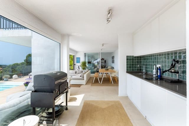 4 chambre Maison de Ville à vendre à Sant Cebrià de Vallalta avec piscine garage - 695 000 € (Ref: 9256329)