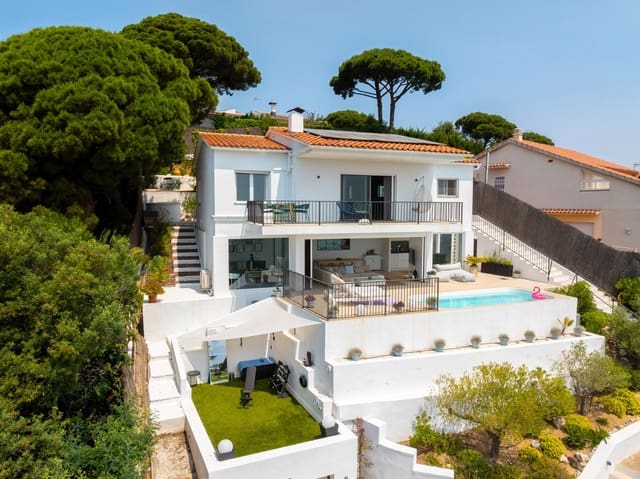 4 chambre Maison de Ville à vendre à Sant Cebrià de Vallalta avec piscine garage - 695 000 € (Ref: 9256329)