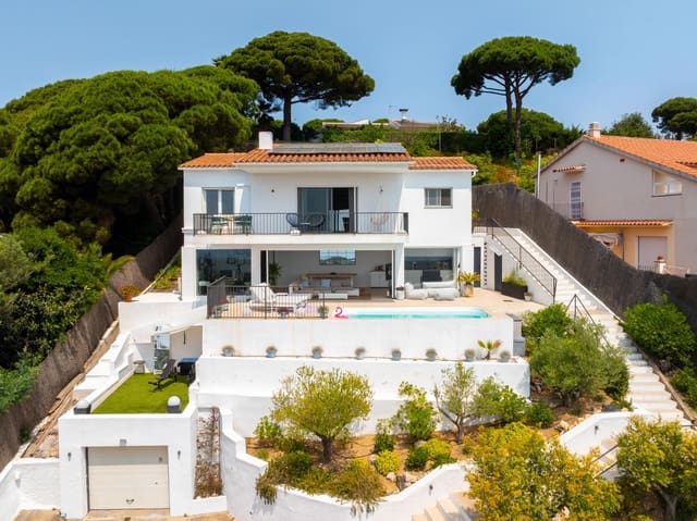 4 chambre Maison de Ville à vendre à Sant Cebrià de Vallalta avec piscine garage - 695 000 € (Ref: 9256329)