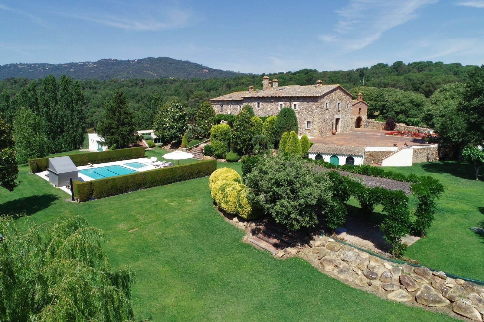 9 soveværelse Finca/Landehus til salg i Tordera med swimmingpool garage - € 3.500.000 (Ref: 9278595)