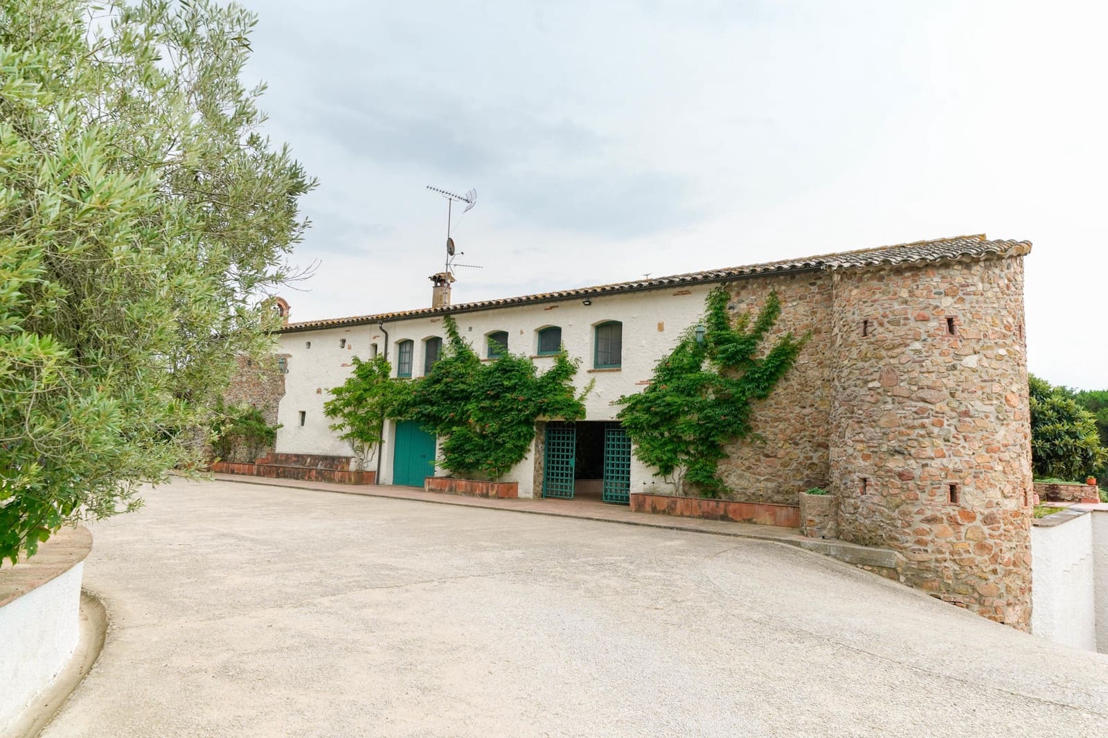 9 soveværelse Finca/Landehus til salg i Tordera med swimmingpool garage - € 3.500.000 (Ref: 9278595)