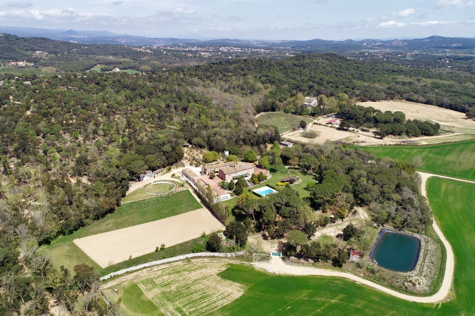 9 soveværelse Finca/Landehus til salg i Tordera med swimmingpool garage - € 3.500.000 (Ref: 9278595)