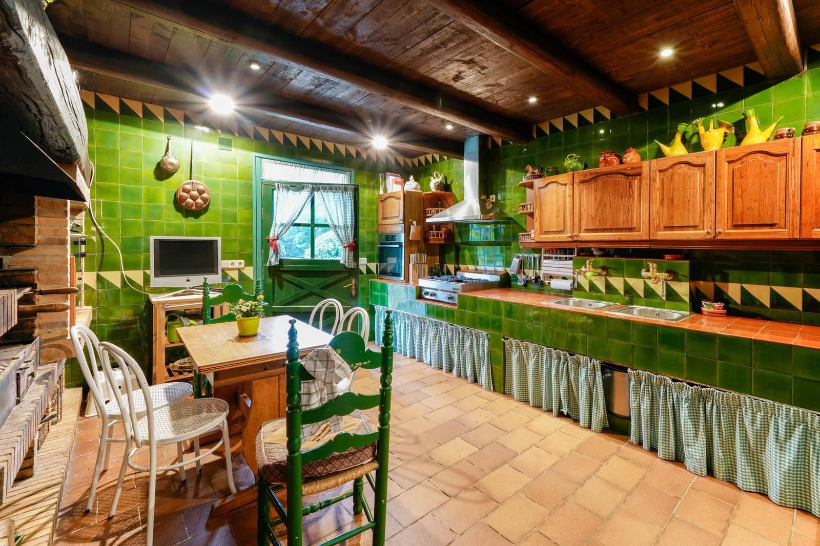 9 soveværelse Finca/Landehus til salg i Tordera med swimmingpool garage - € 3.500.000 (Ref: 9278595)