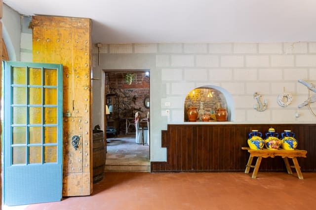 7 bedroom Townhouse for sale in Sant Pere de Vilamajor - € 998,000 (Ref: 9278596)