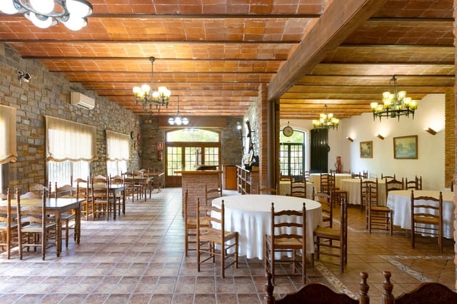 7 bedroom Townhouse for sale in Sant Pere de Vilamajor - € 998,000 (Ref: 9278596)