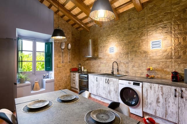 7 bedroom Townhouse for sale in Sant Pere de Vilamajor - € 998,000 (Ref: 9278596)