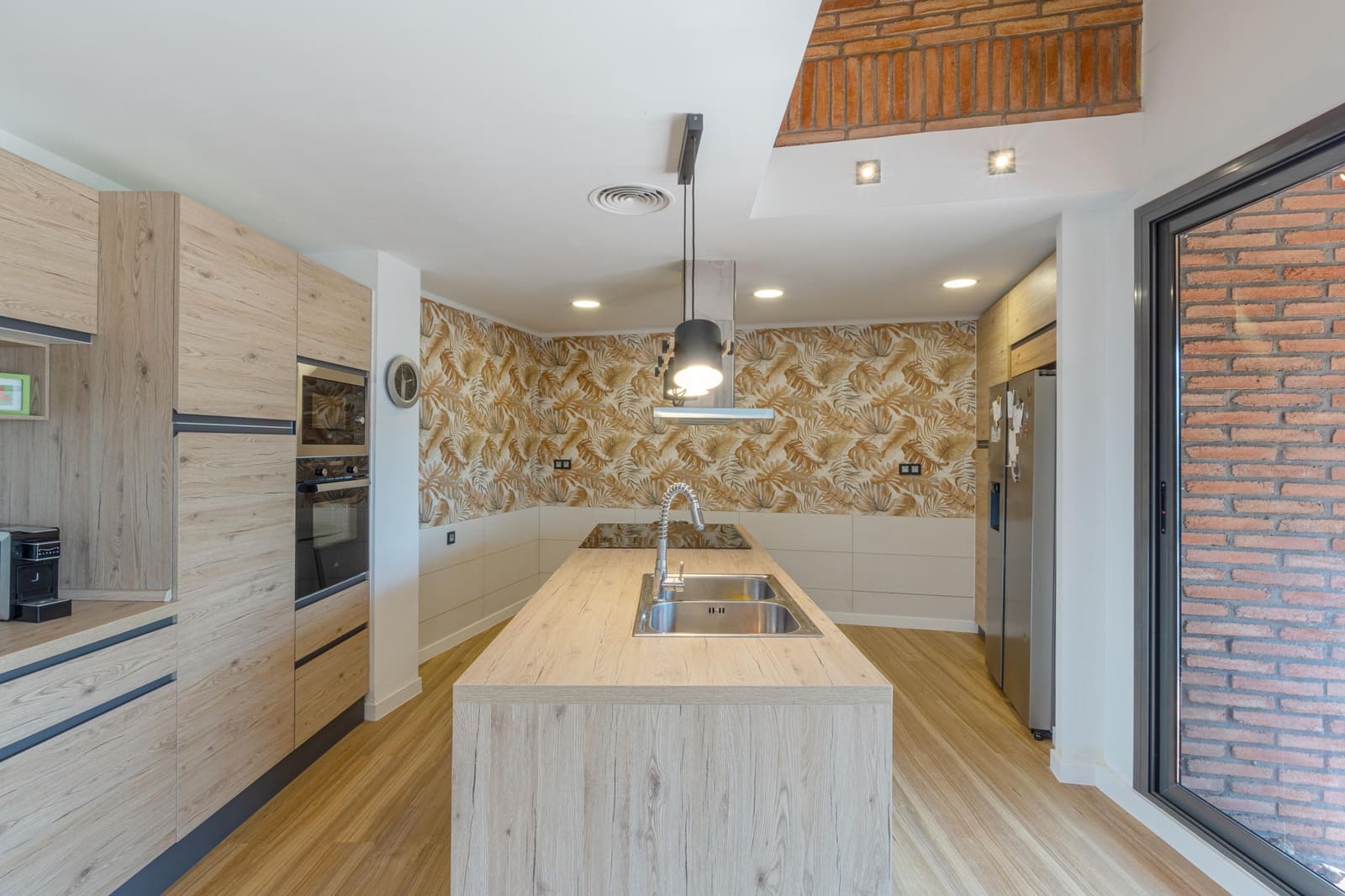 6 bedroom Villa for sale in Arenys de Mar with pool garage - € 825,000 (Ref: 9282693)